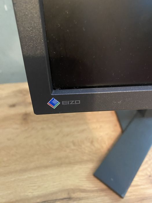 Vând monitor profesional EIZO FlexScan S1901, diagonală 19 inch, format 5:4.