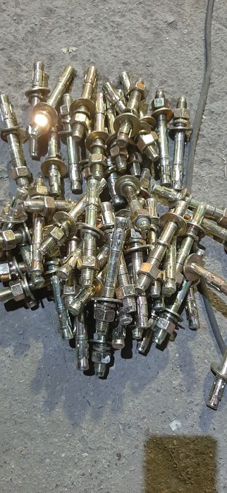 Анкер клиновый 16м×140мм