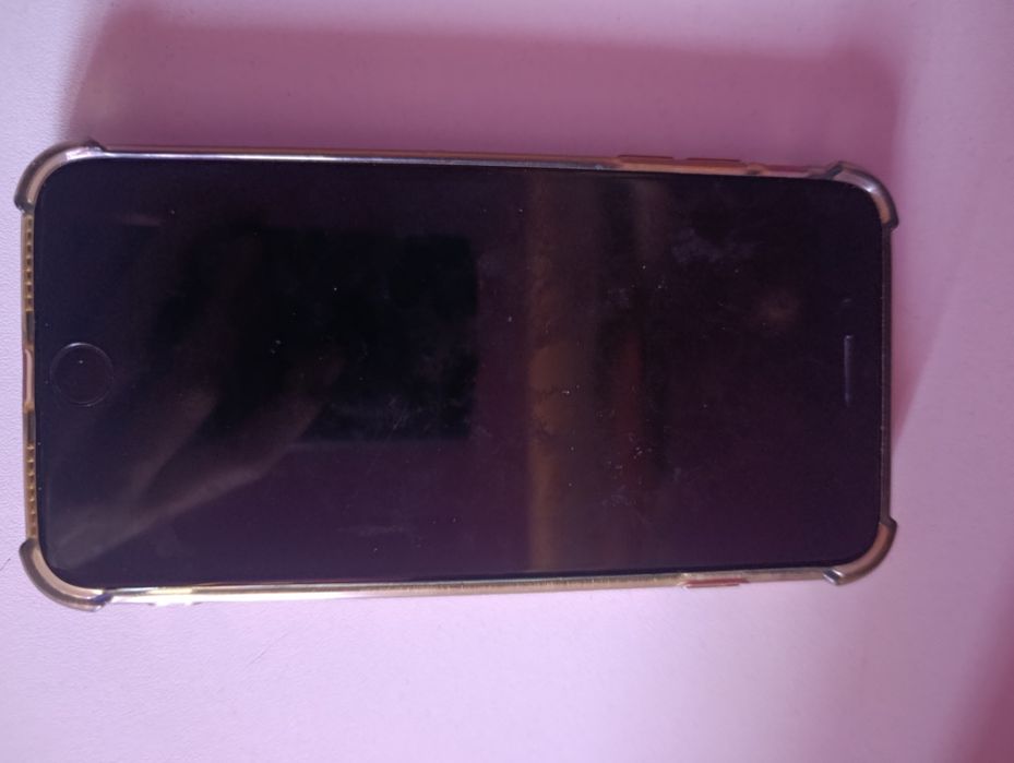 продаю айфон 7+ в хорошем состояние