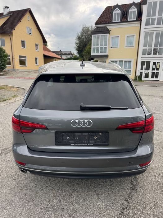 Audi A4 2017 2.0TDI 150 ръчка на 150000 км на части