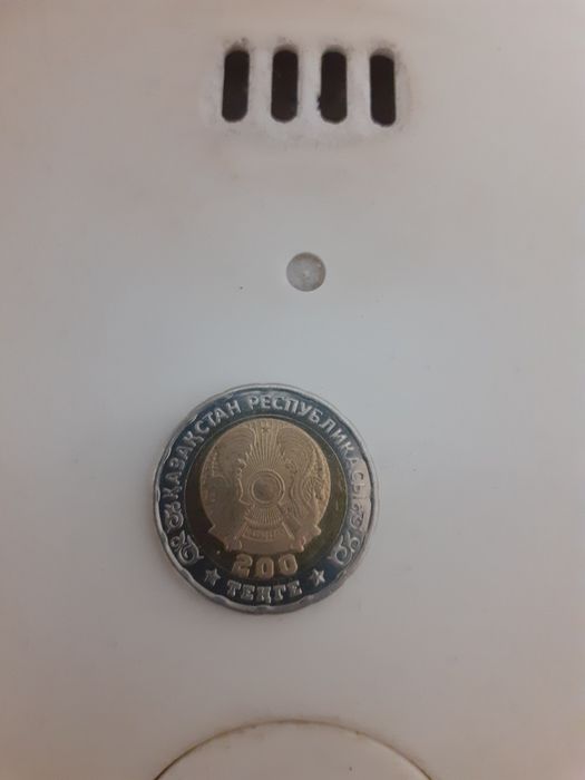 Монета юбилейная 200тг