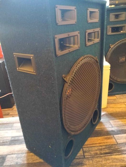 Boxe audio active Raveland bass reflex 300 w