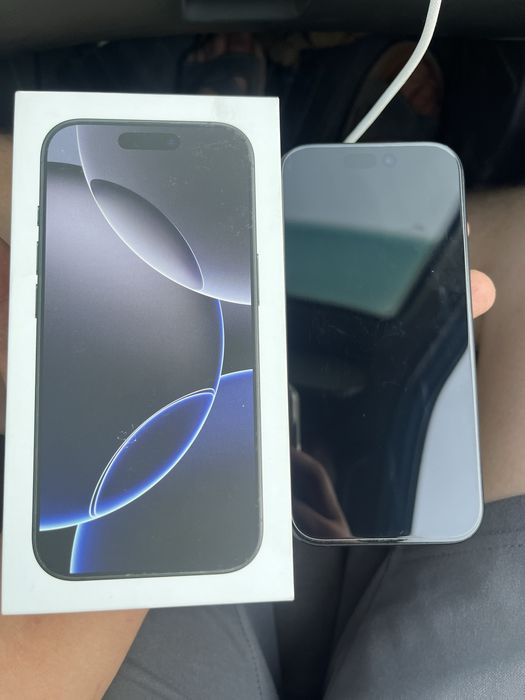 Iphone 16 pro qora