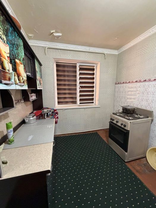 Киргили Мумтоз туйхона якинида 4/4 этаж 2 хона уй ижарага берилади