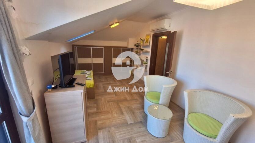 Двуетажна къща с ГЛЕДКА МОРЕ в м-т Буджака, гр. Созопол