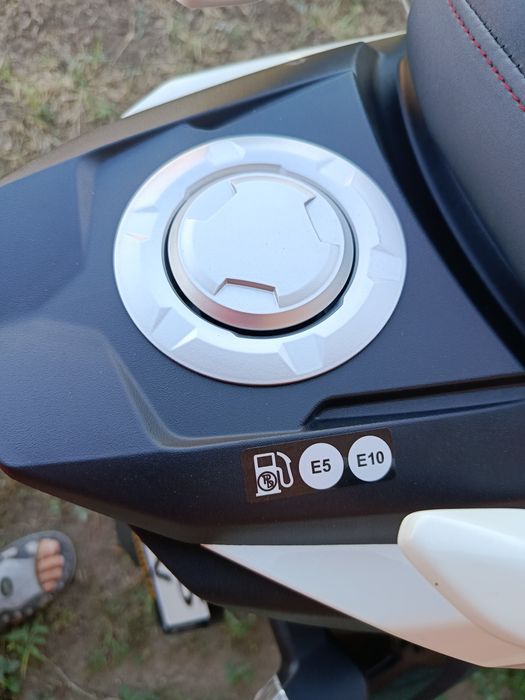 Vând Suzuki Avenis 125