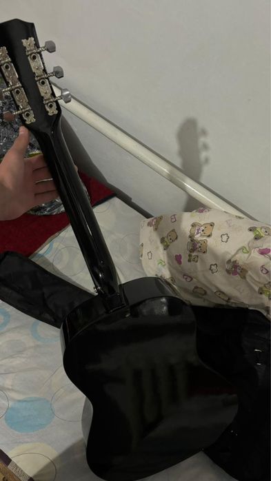 гитара levinson почти новая