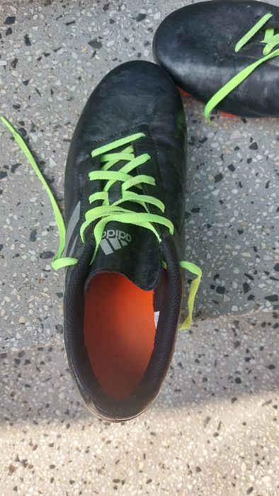 Футболни бутонки Adidas номер 43 1/3