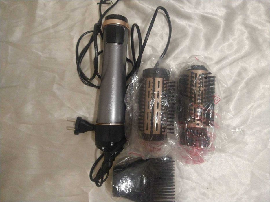Remington Perie rotativă Keratin Protect AS8810 1000W, 3 atasamente