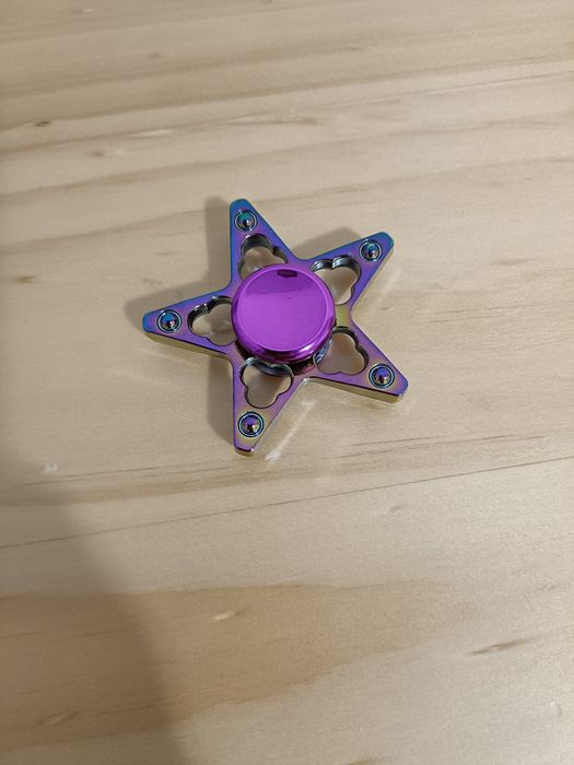 Fidget spinner curcubeu