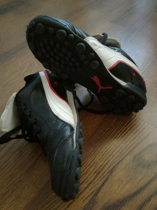 Детски обувки за футбол