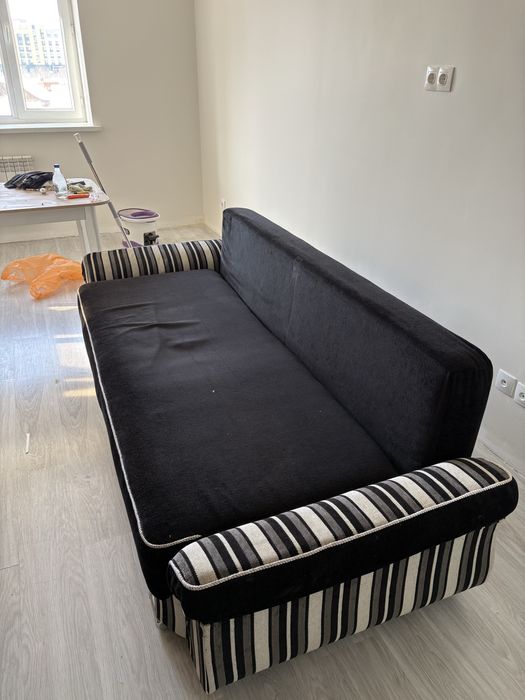 Продам диван с пледом