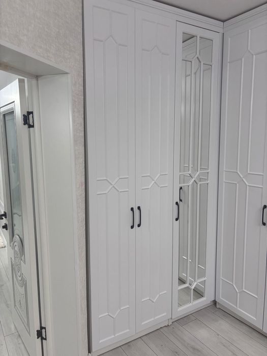 Продам шкаф угловой