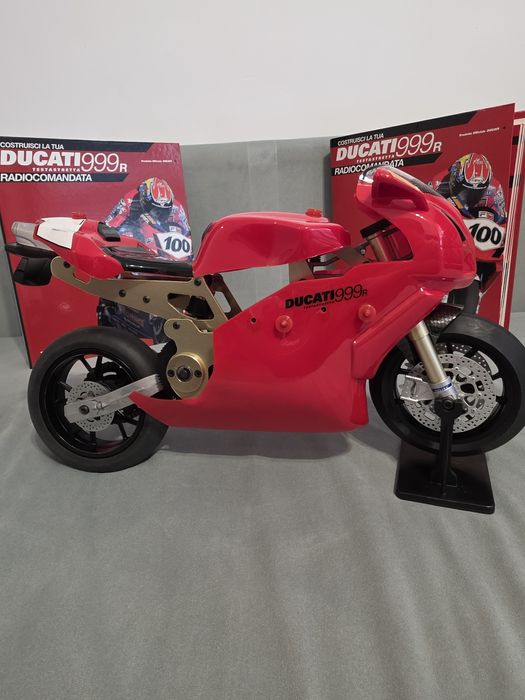 Ducati 999R Testastretta din colectia Hachette (1:5)