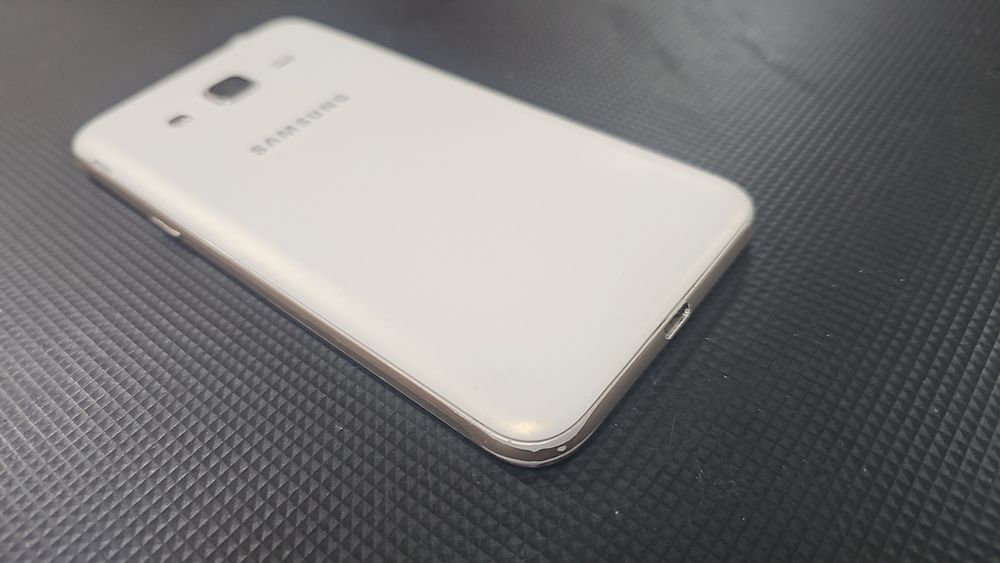 Samsung Galaxy j3 2016
