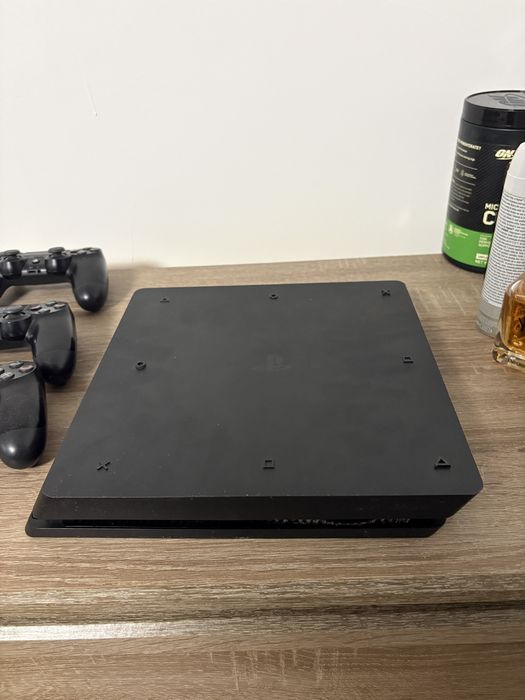 Ps4 1tb+3 manete,pret negociabil
