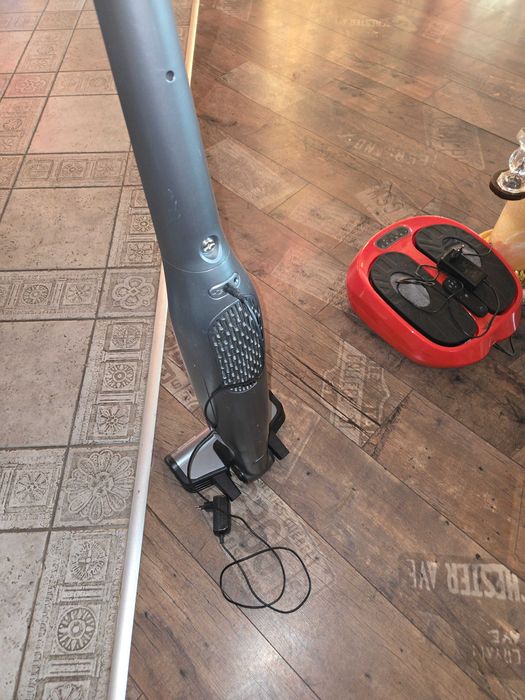 Прахосмукачка Bosch безкабелна 18w