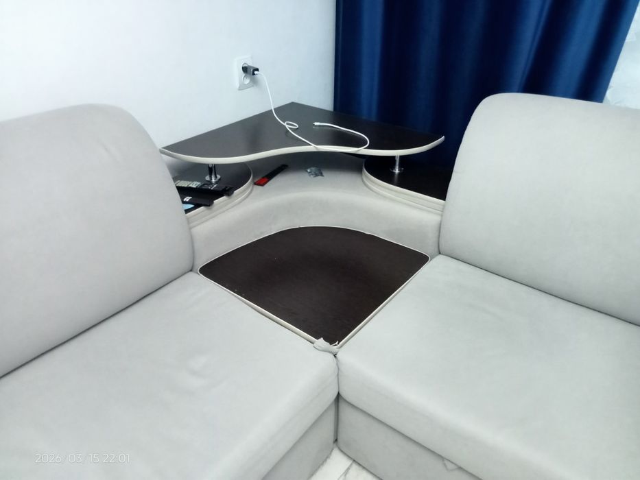 Продам б/у диван.