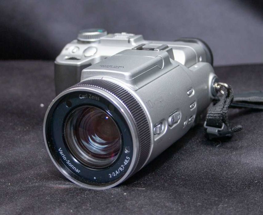 Продам камеру Sony DSC- F 717