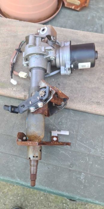 Продавам електрическа  кормилна рейка за  Пежо 107 и електромотор