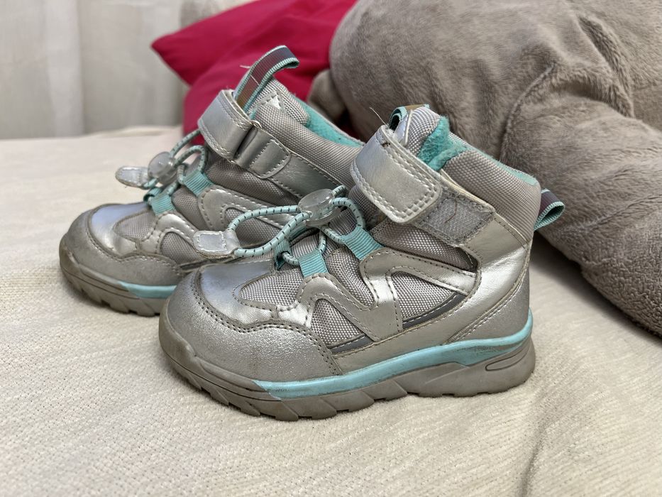 Детская обувь и  одежда