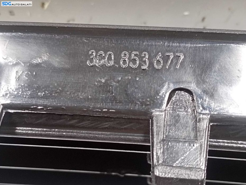 Grila Centrala Inferioara cu Rama Crom Nichel de pe Bara Spoiler Fata Volkswagen Passat B6 2005 - 2010 [M5963]