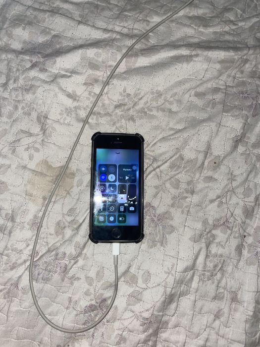 Продаю телефон iphone 5s 64гб