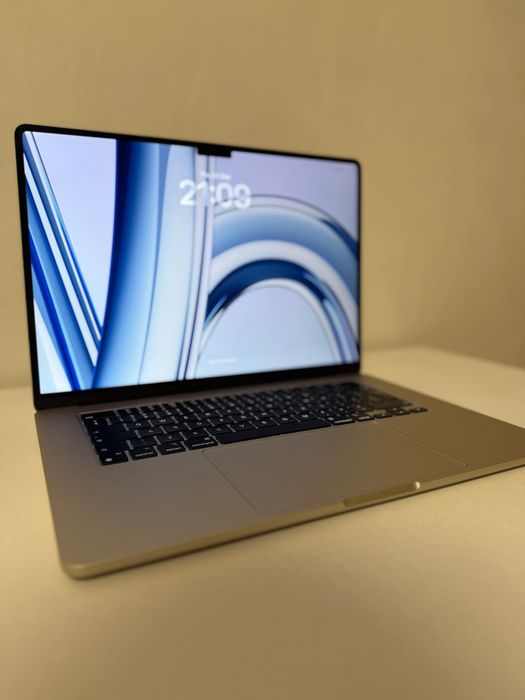MacBook Air 15.3" (M2), 512 GB SSD,Starlight