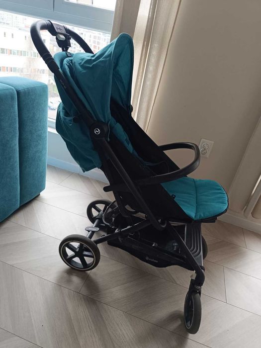 Лятна количка Cybex EESY S – компактна и удобна
