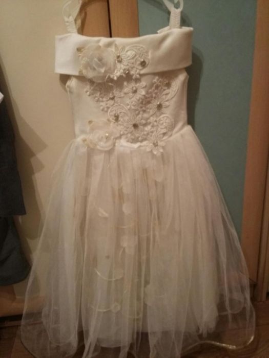 Продам нарядное платье