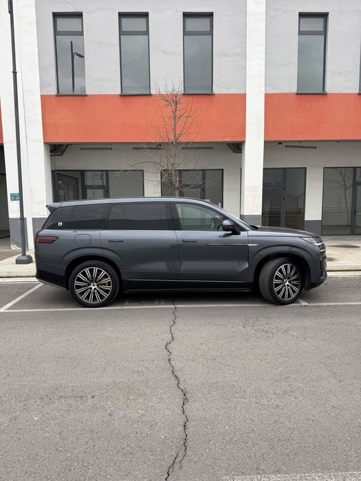 Denza N9 /4600km probeg