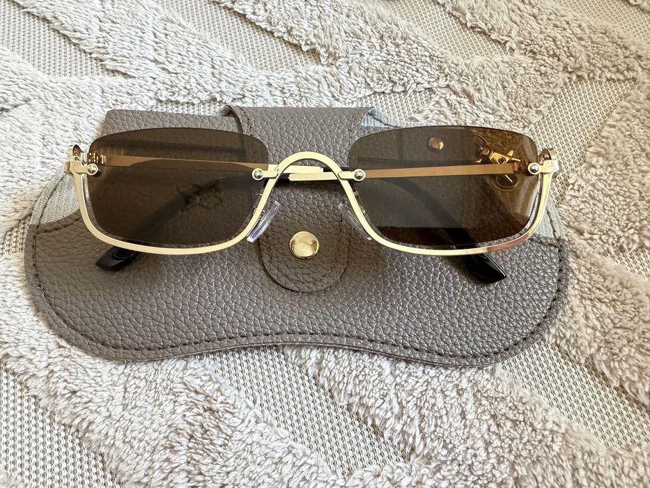 Слънчеви очила подобни на модела на Gucci и калъф за очила