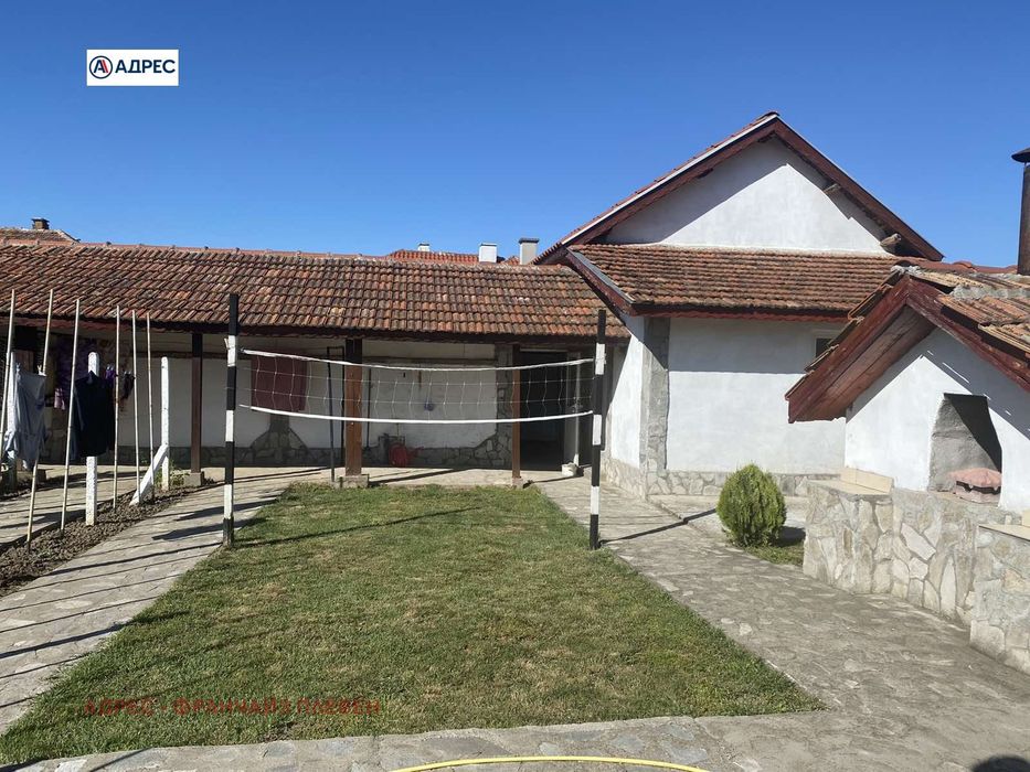 Къща в Плевен, област-с.Брест площ 200 цена 120000