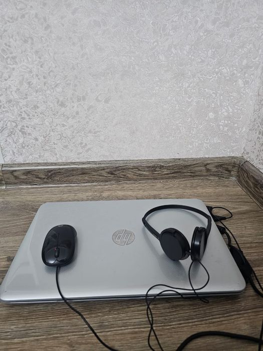 Ноутбук продам работает