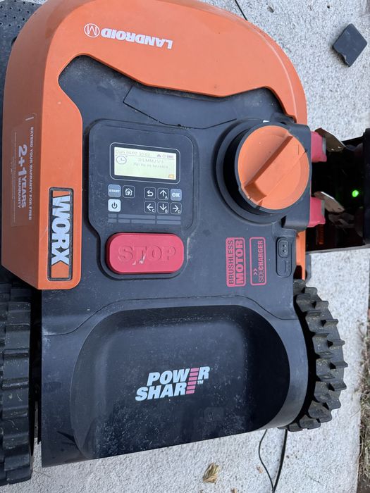 Vand robot tuns iarba worx wr142e m700