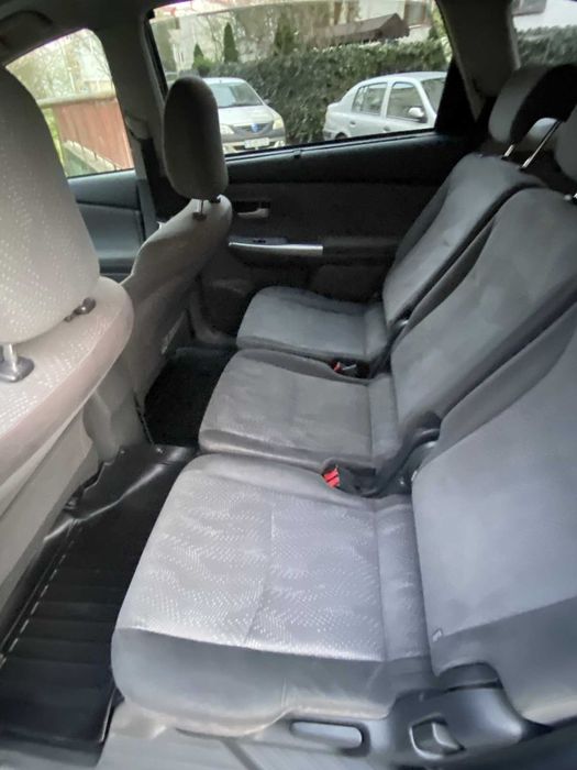 Dezmembrez Toyota Prius Plus 2014