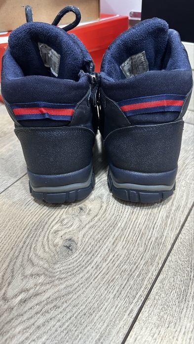 Продам зимние ботинки