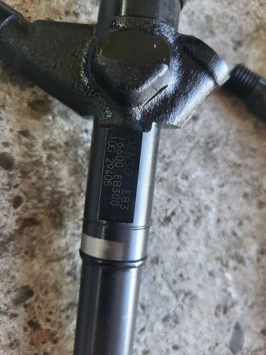 Injectoare nissan pathfinder motor 2.5 dci an 2006