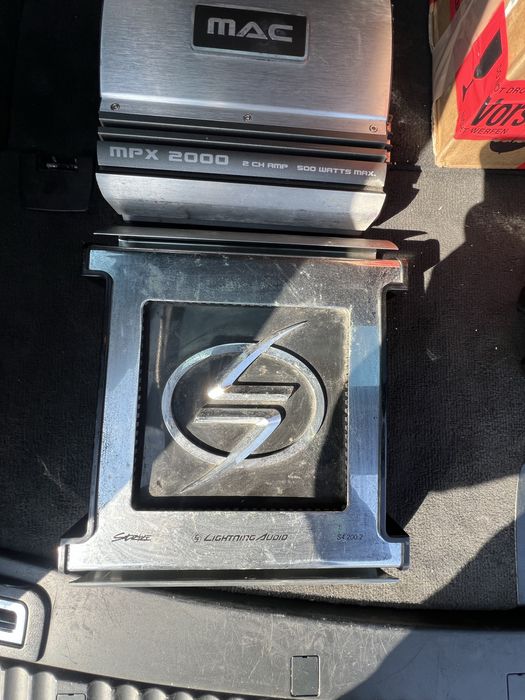 Amplificatoare/statii auto pentru subwoofer