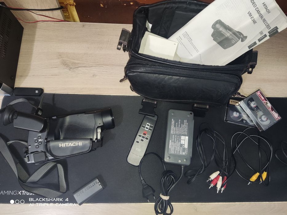 Камера Hitachi с видео касети.