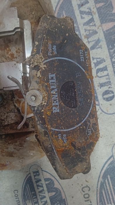 placute fata  renault clio