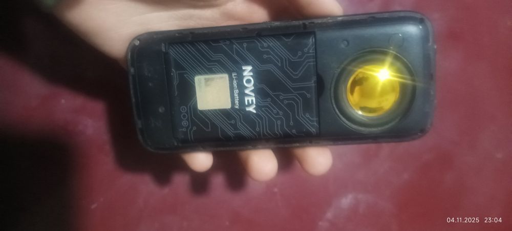 Продается телефон Novey