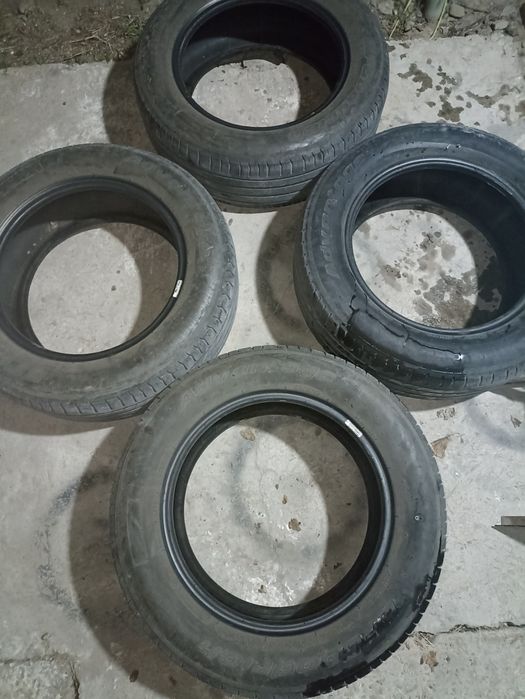 Продам комплект летней резины 215/60/16