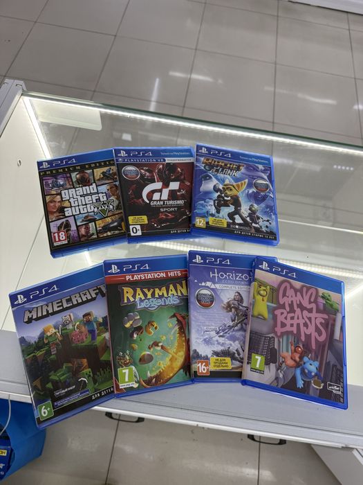 Продам Sony  Playstation 4