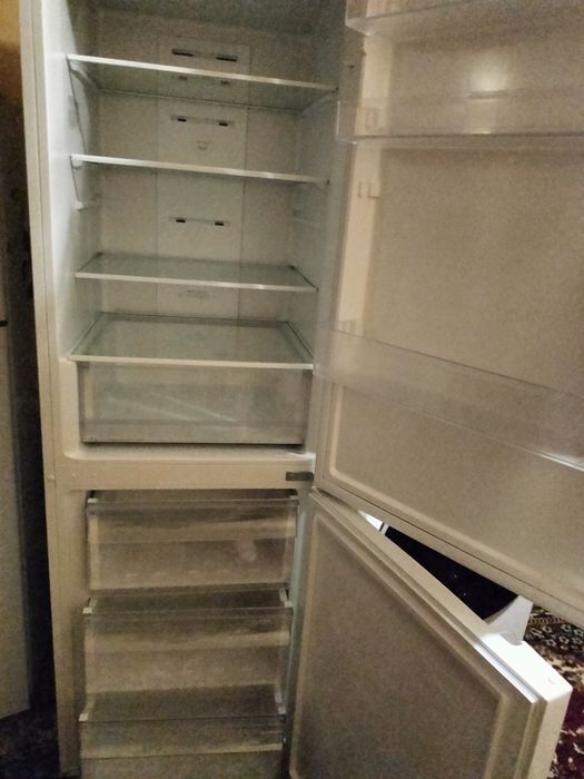 Продам холодильник