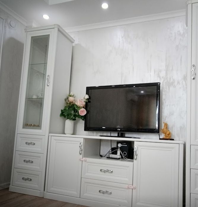 Продам большой телевизор LG