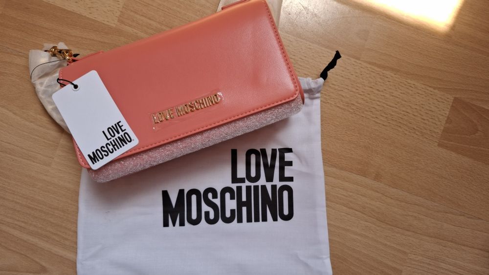 НОВА Love Moschino чанта