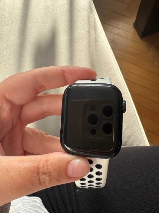 Часовник Apple Watch 7 45mm