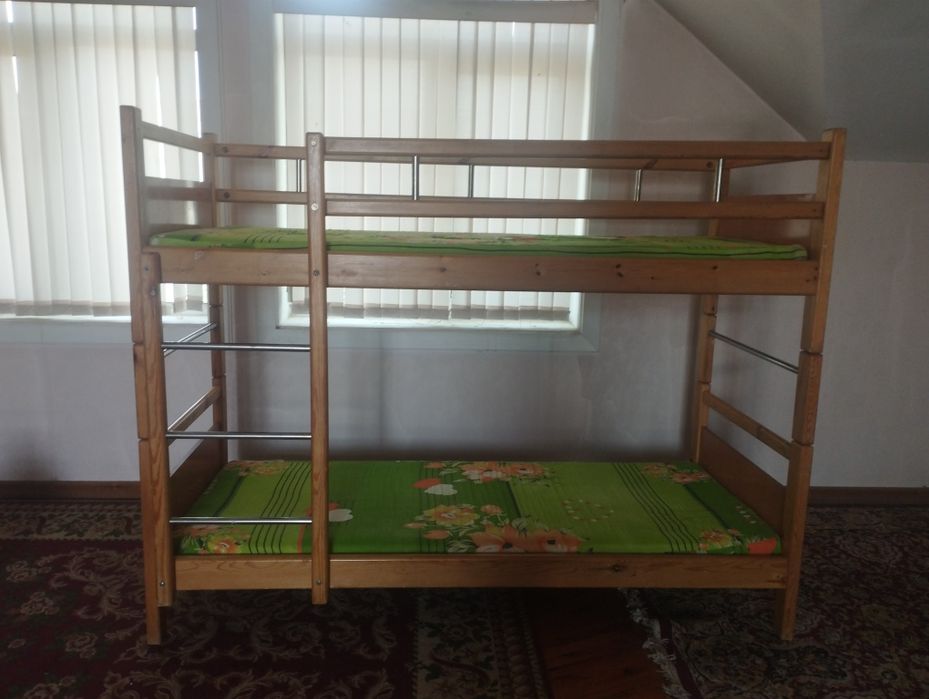 Detskiy kravat dvuh yarosniy
