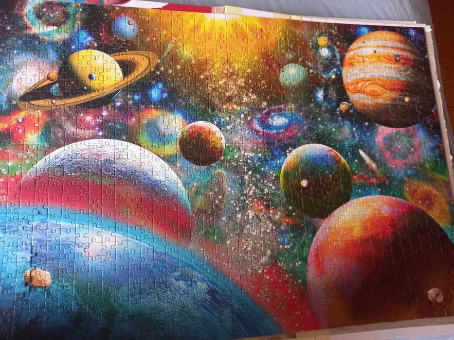 Продавам колекция наредени пъзели от 1000 части. 12 броя